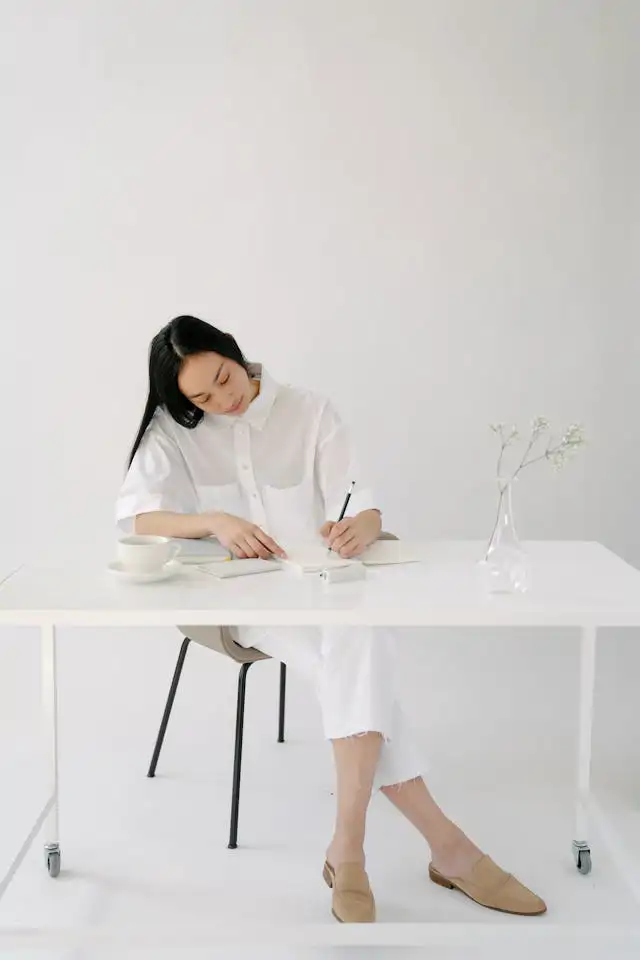 Minimalist Time Blocking for Deep Work: A Realistic Routine for Busy Moms